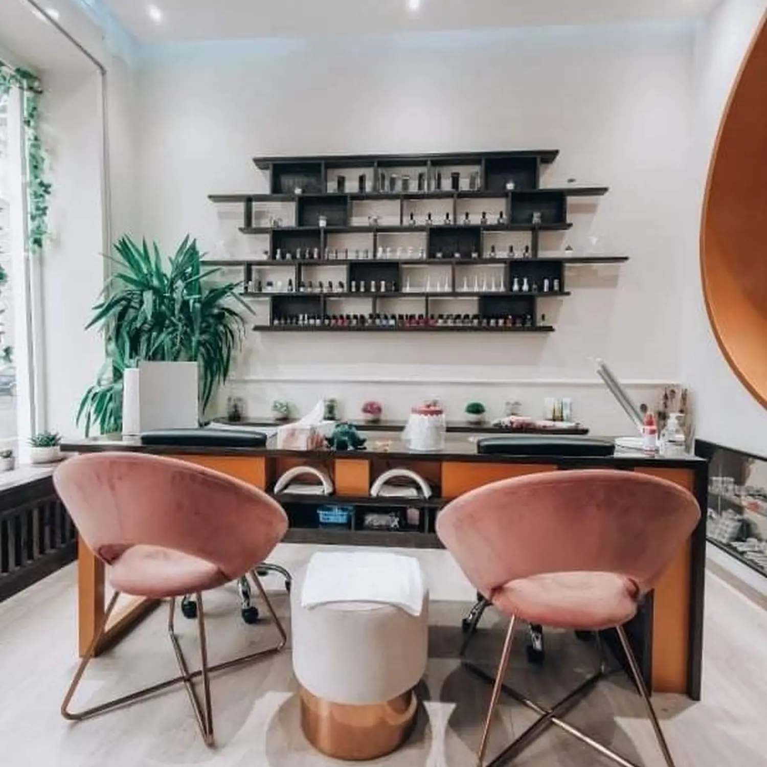 Bee Beauty – Nagelstudio – Studio