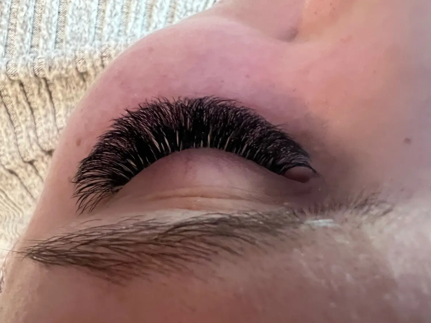 Bee Beauty – Nagelstudio – Wimpern